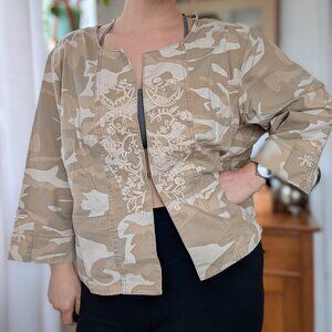 Venezia - NWOT lightweight embroidered jacket - sand camo - 26/28